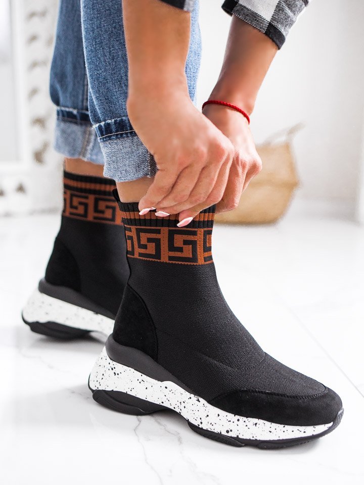 Čierne členkové ponožkové tenisky so vzorom