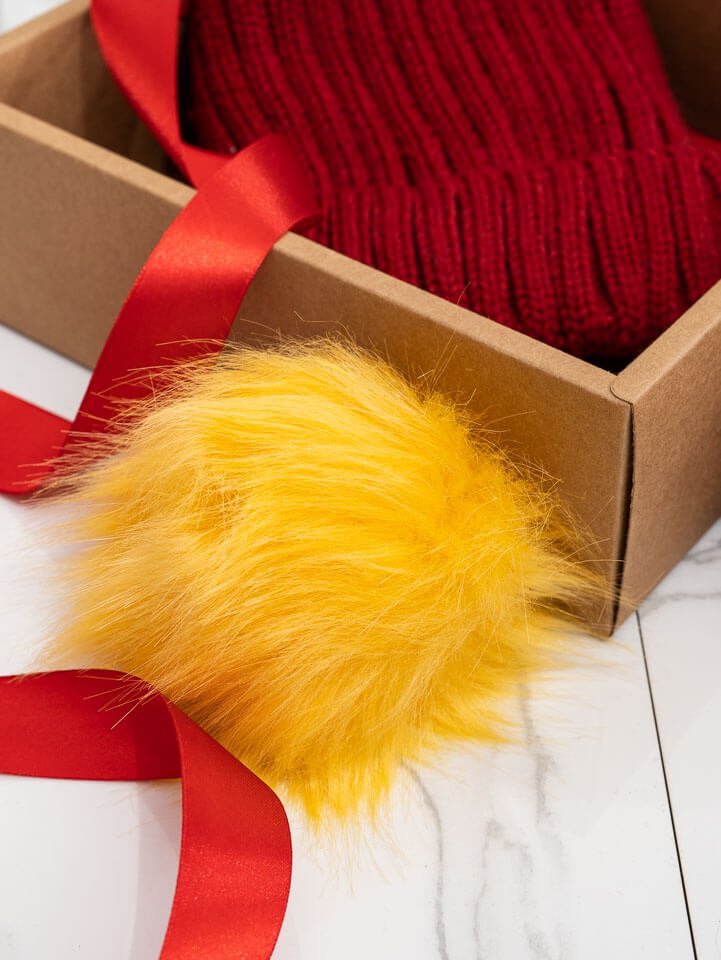 Červená pletená čiapka - darčeková sada