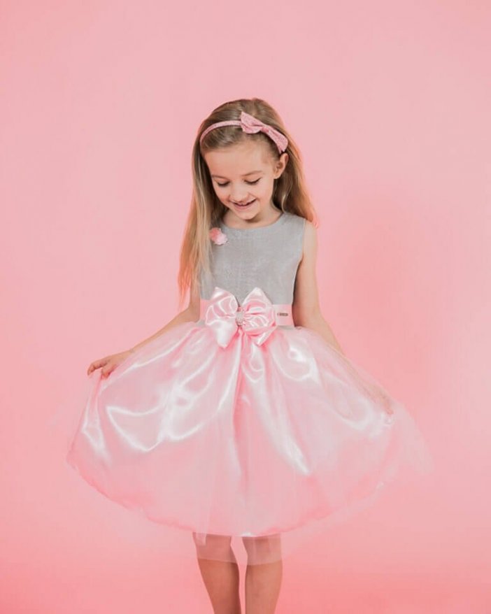 Růžové dětské elegantní šaty s mašlí