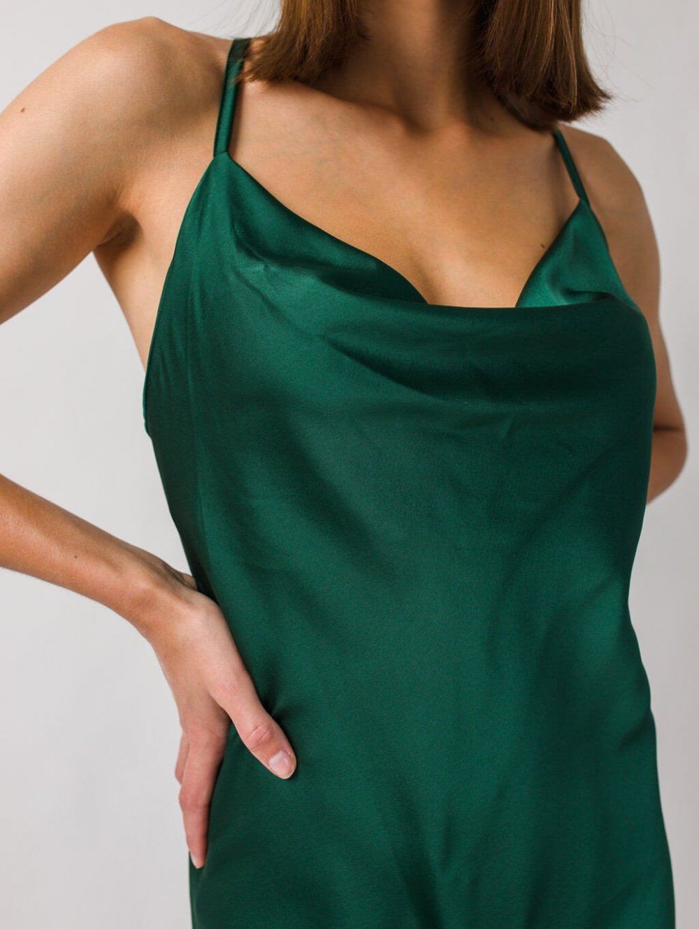 Zelené šaty Kerna