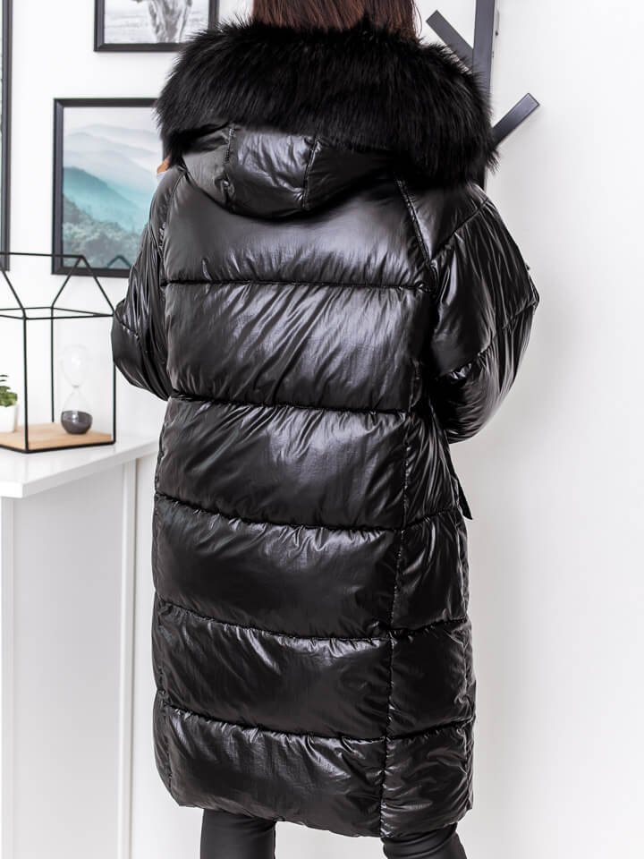 Čierna predĺžená zimná bunda