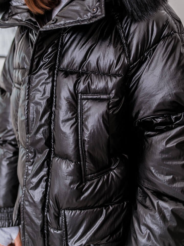 Čierna predĺžená zimná bunda