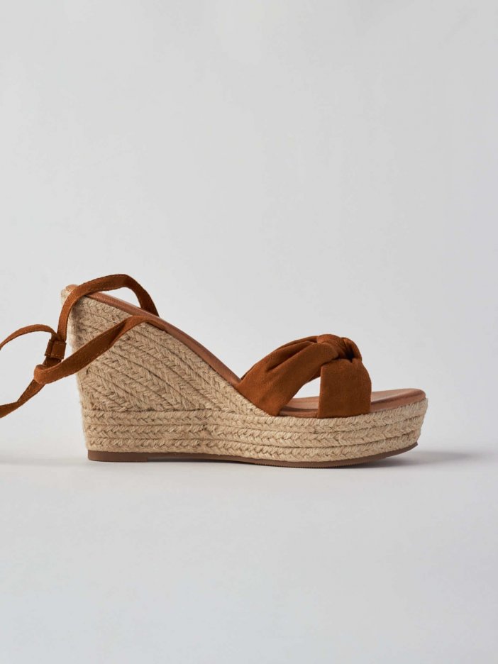 Hnedé sandále Sendia