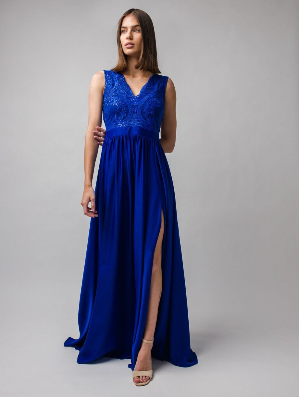 Modré dlhé spoločenské saténové šaty s čipkou Juliette