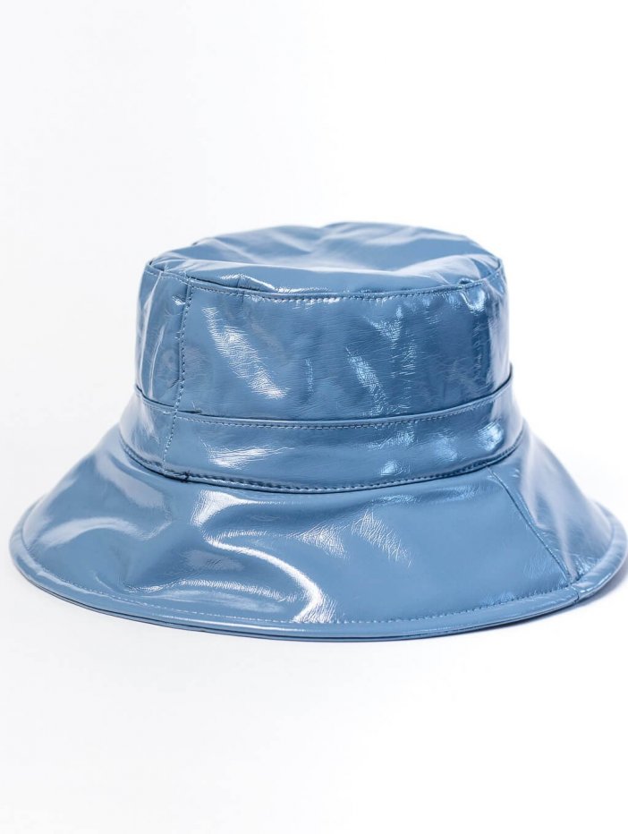Blue hat Venna