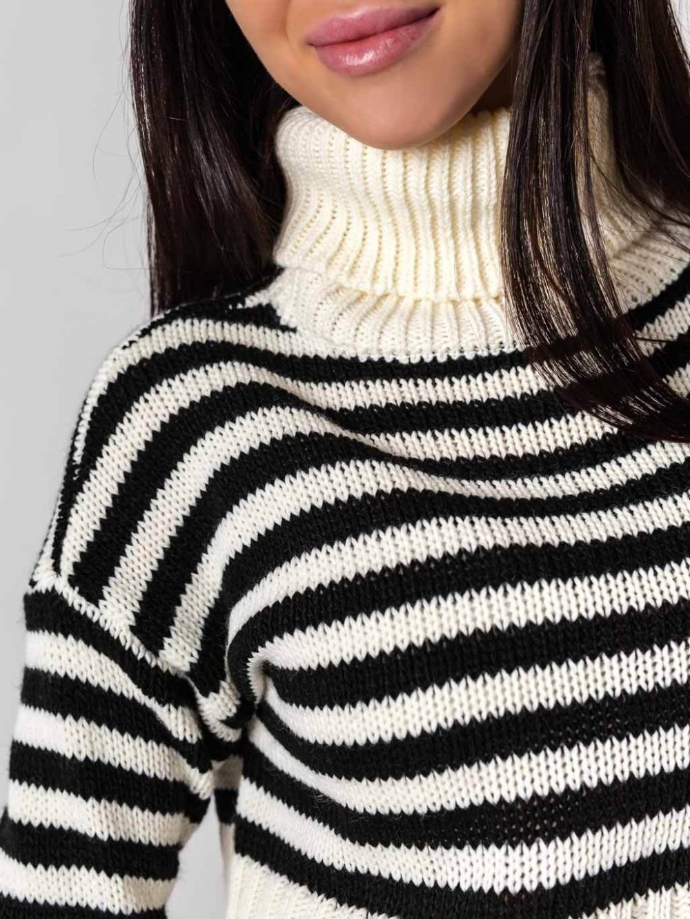 Biely pásikavý sveter Marisa
