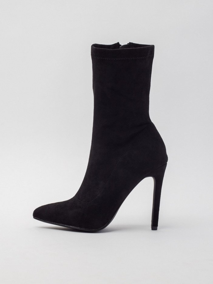 Adriel&#39;s black ankle boots