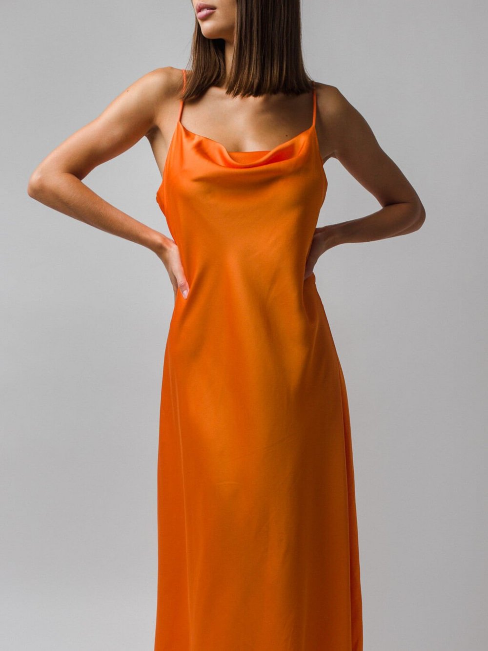 Oranžové šaty Nesia