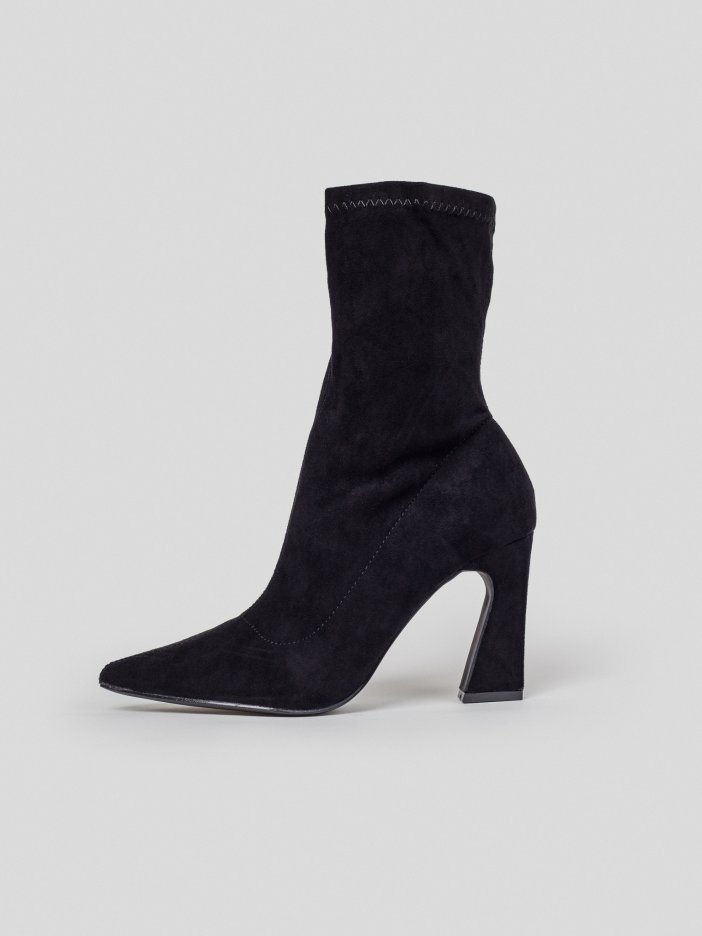 Black ankle heeled boots Jordin