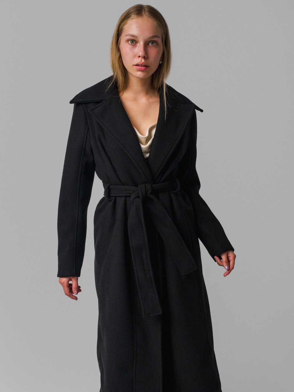 Čierny kabát Joanna