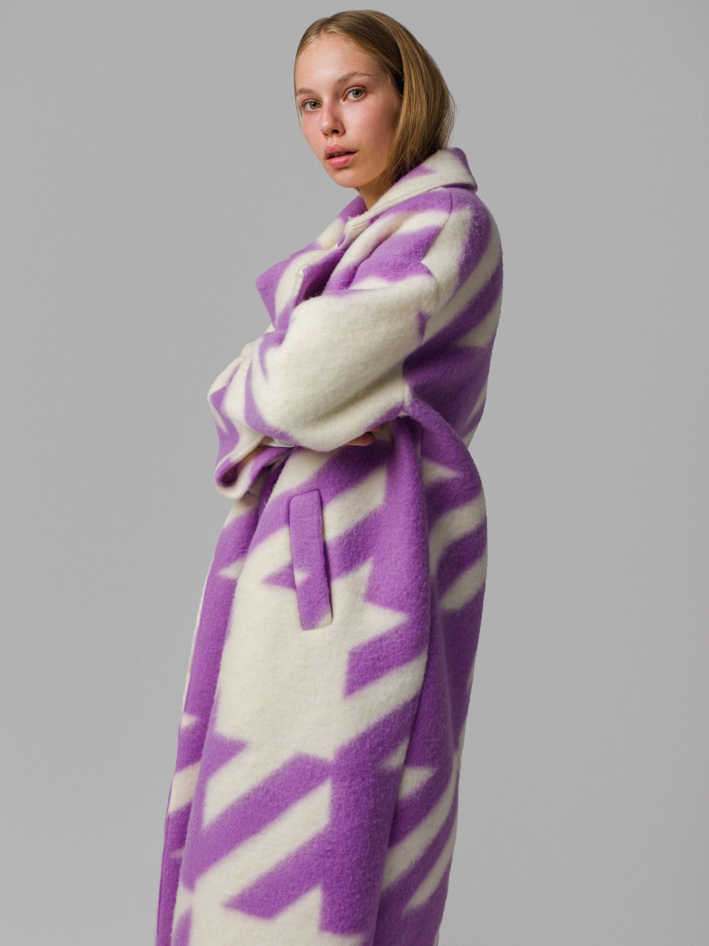 Smotanovo-fialový kabát Kira