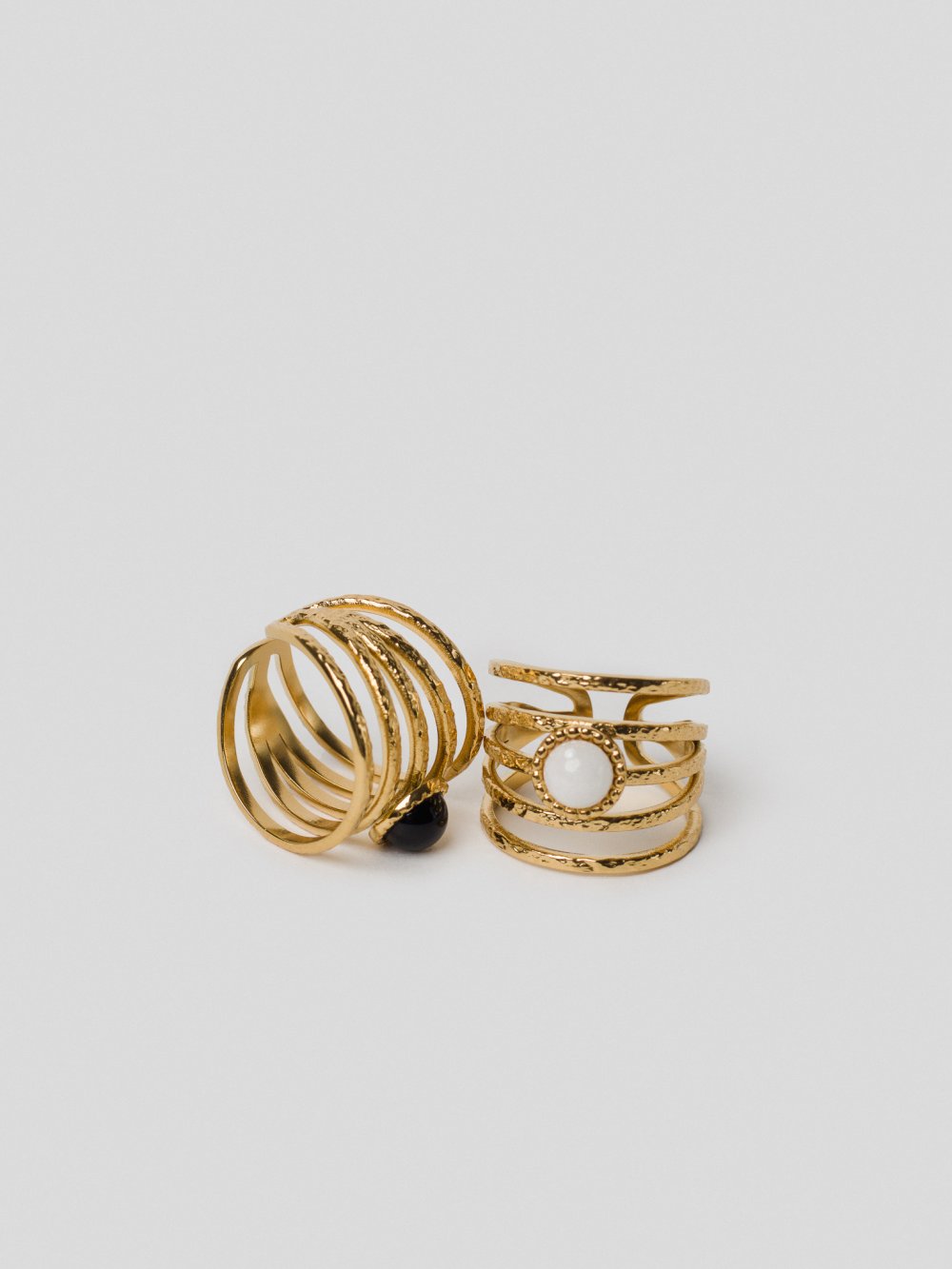 Černo-zlatý prsten Isaro
