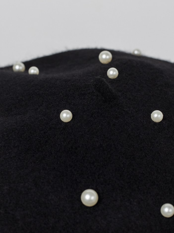 Čierna baretka Perla