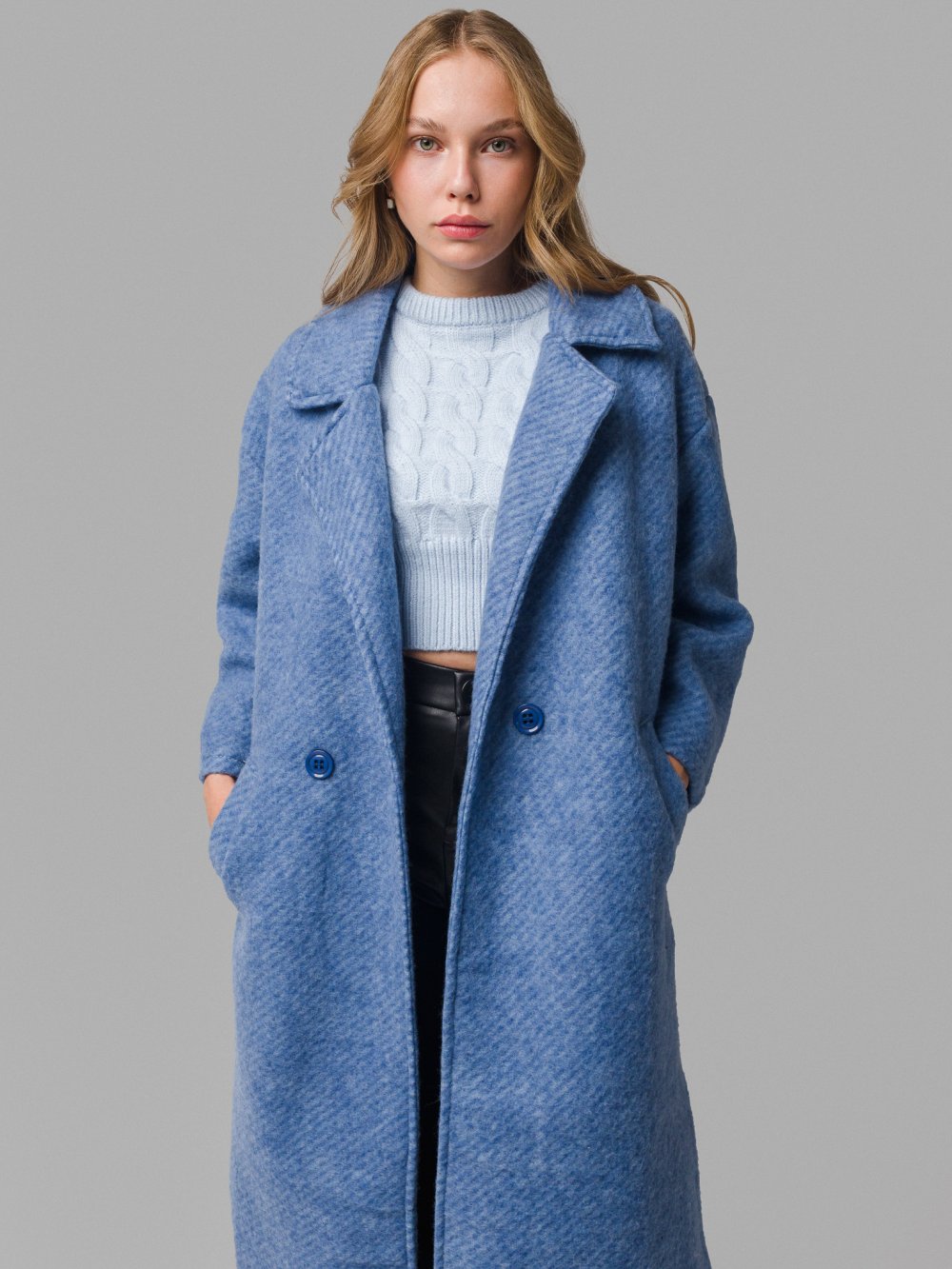 Modrý kabát Vera