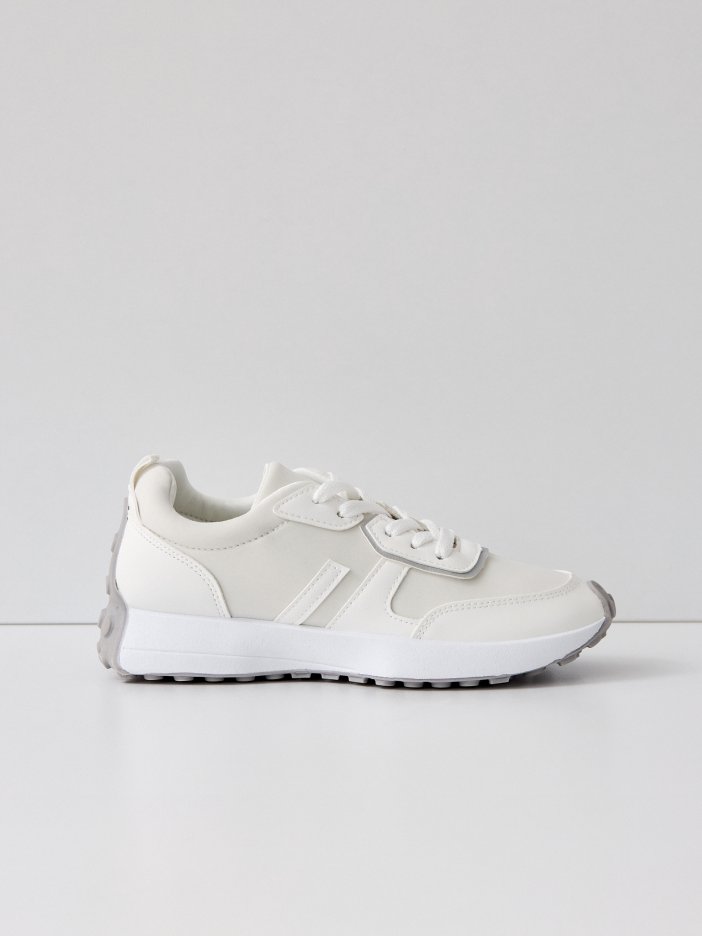 White sneakers Malle