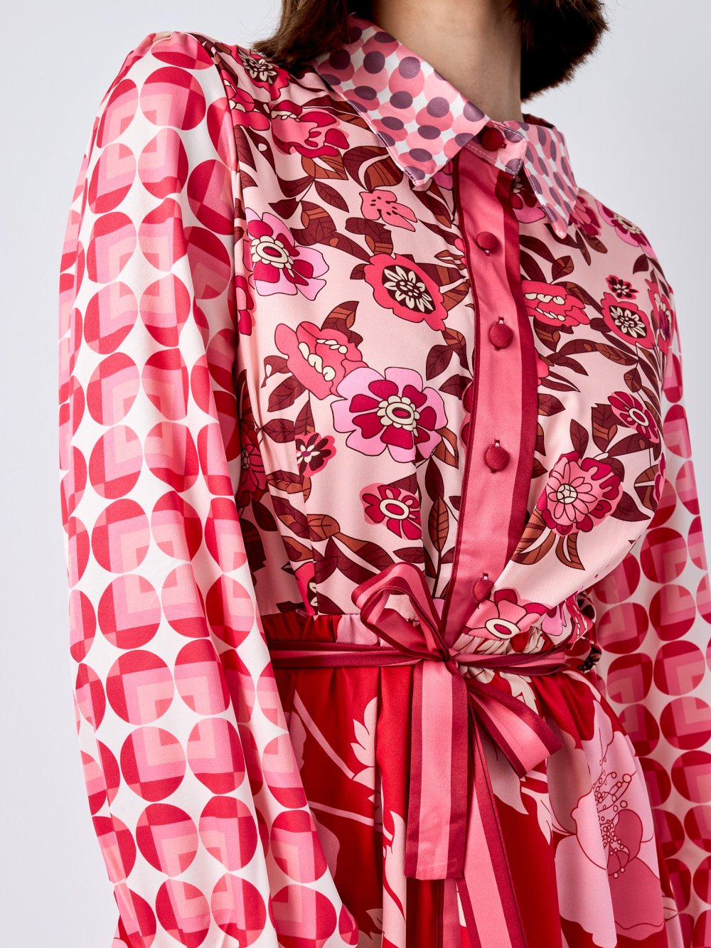 Ružové vzorované šaty Zuna