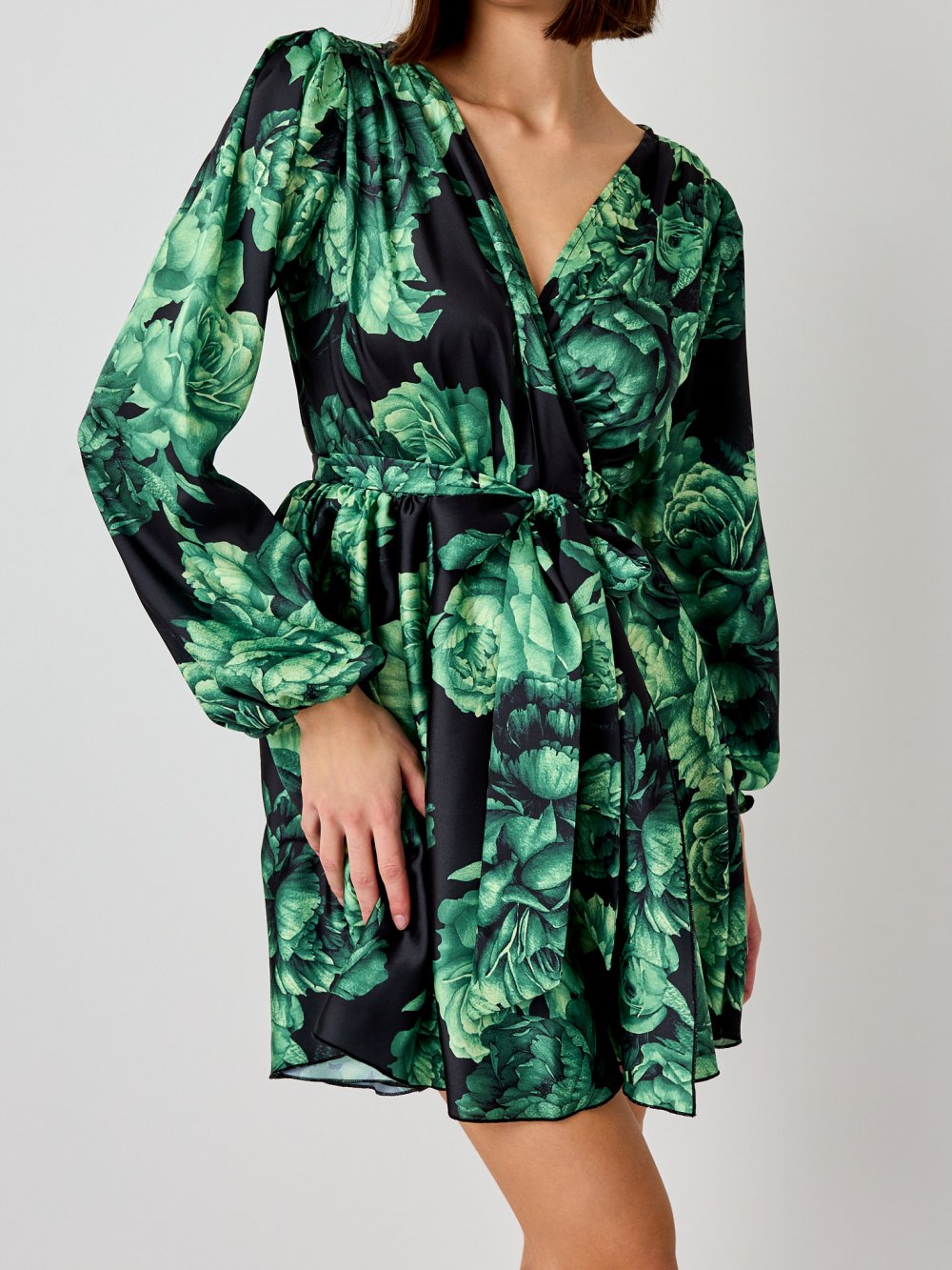Zeleno-čierne vzorované šaty Tulipan