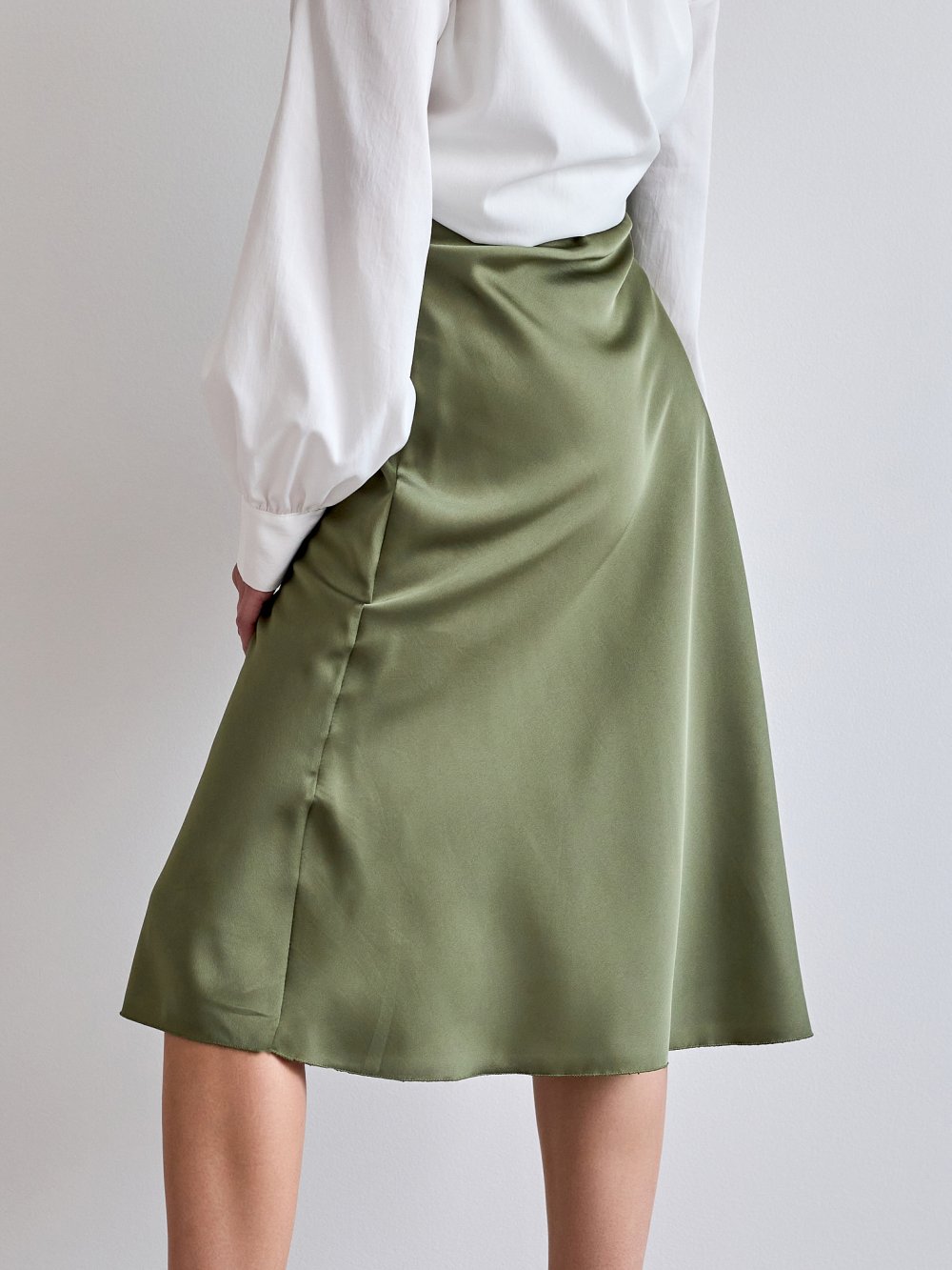 Tmavě zelená sukně Satin