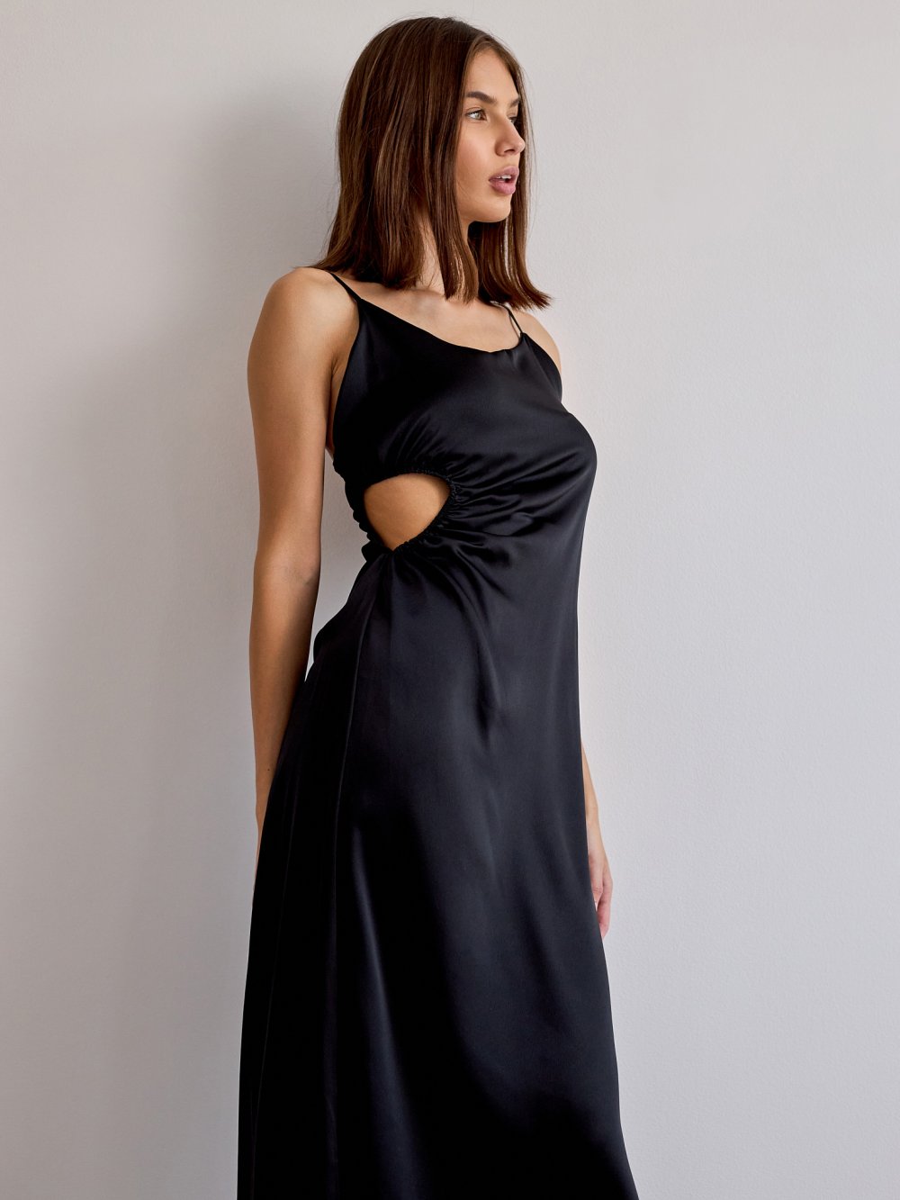 Černé saténové šaty Delia