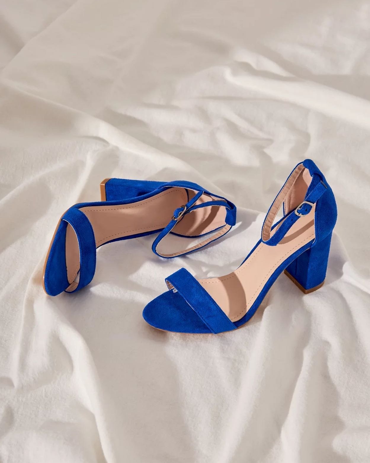 Oživ svoj letný outfit sandálkami vo výraznej farbe 💙 náš dnešný tip je kráľovská modrá 😉

#glash #glashsk #ohmyglash #fashion #onlinestore #slovakia #nitra #bratislava #zilina