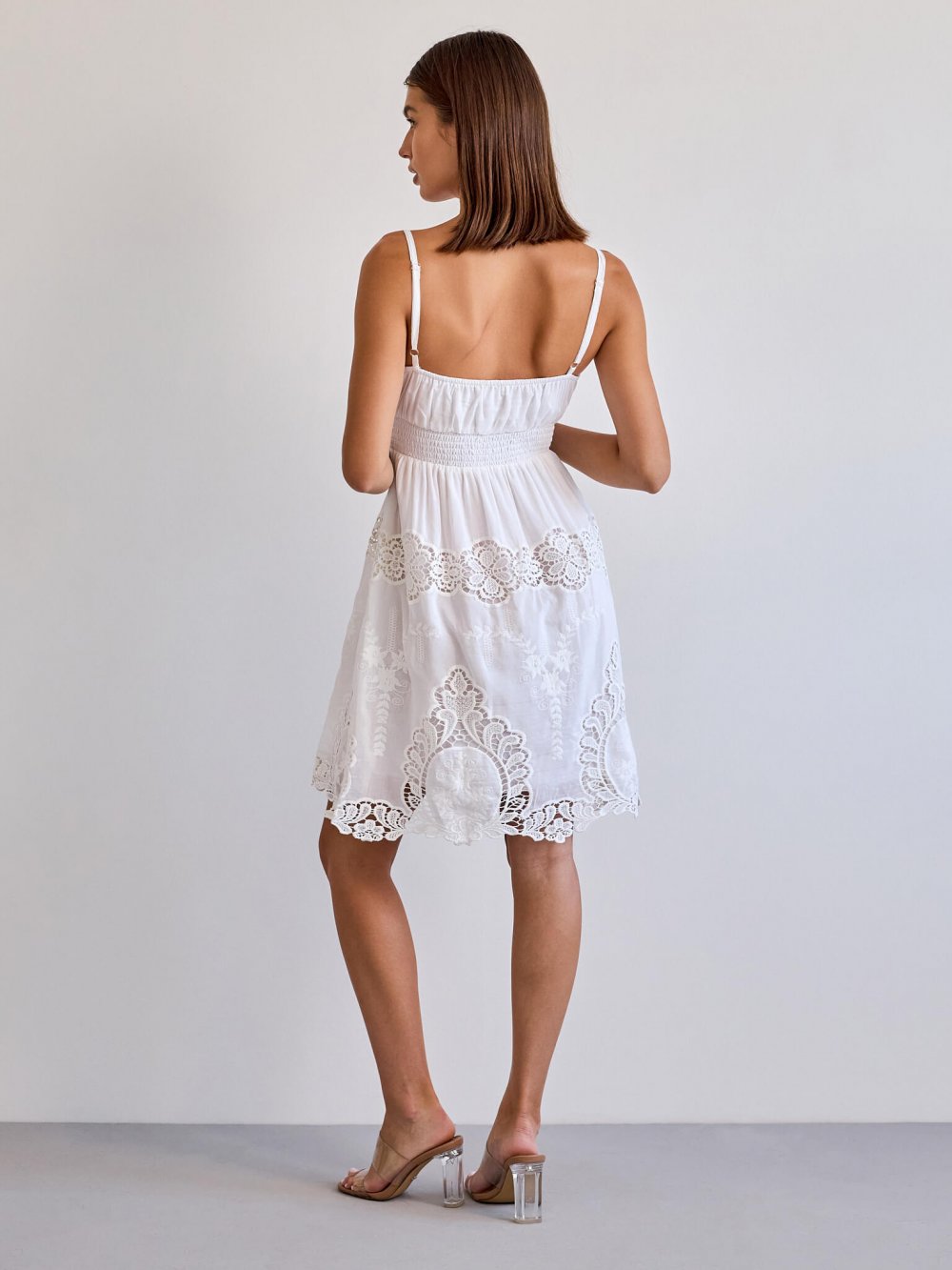 Bílé šaty Gabrielle