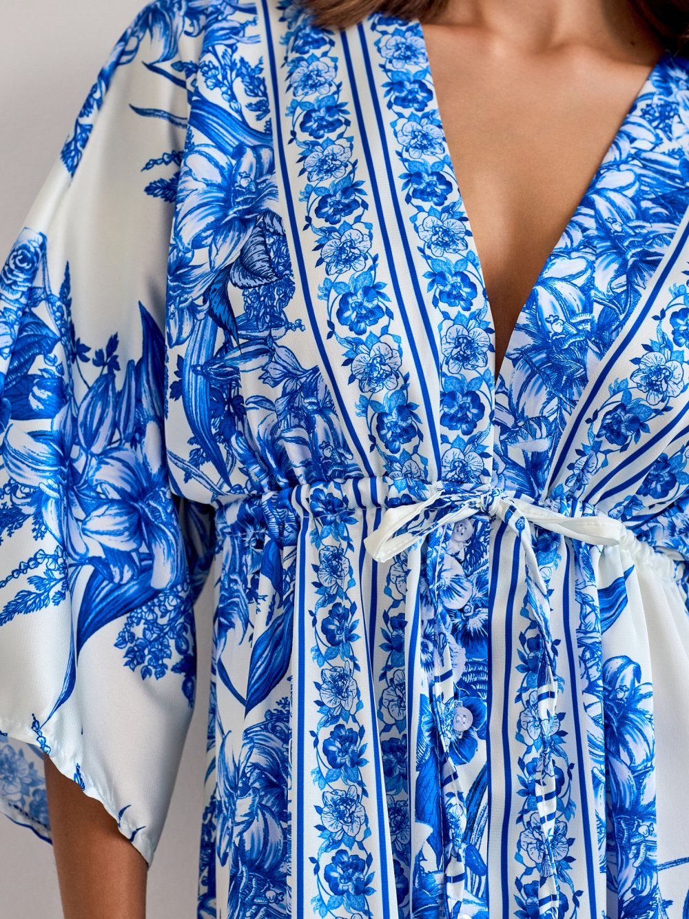 Modro-biele vzorované šaty Duna