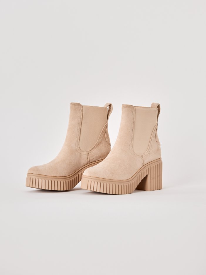 Beige ankle boots Cavos