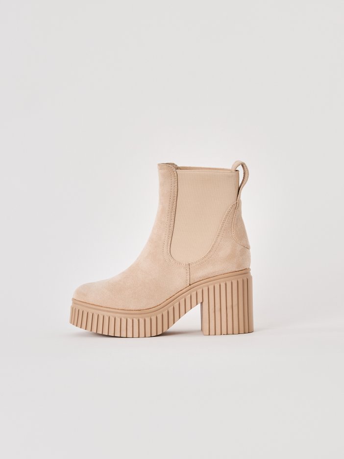 Beige ankle boots Cavos