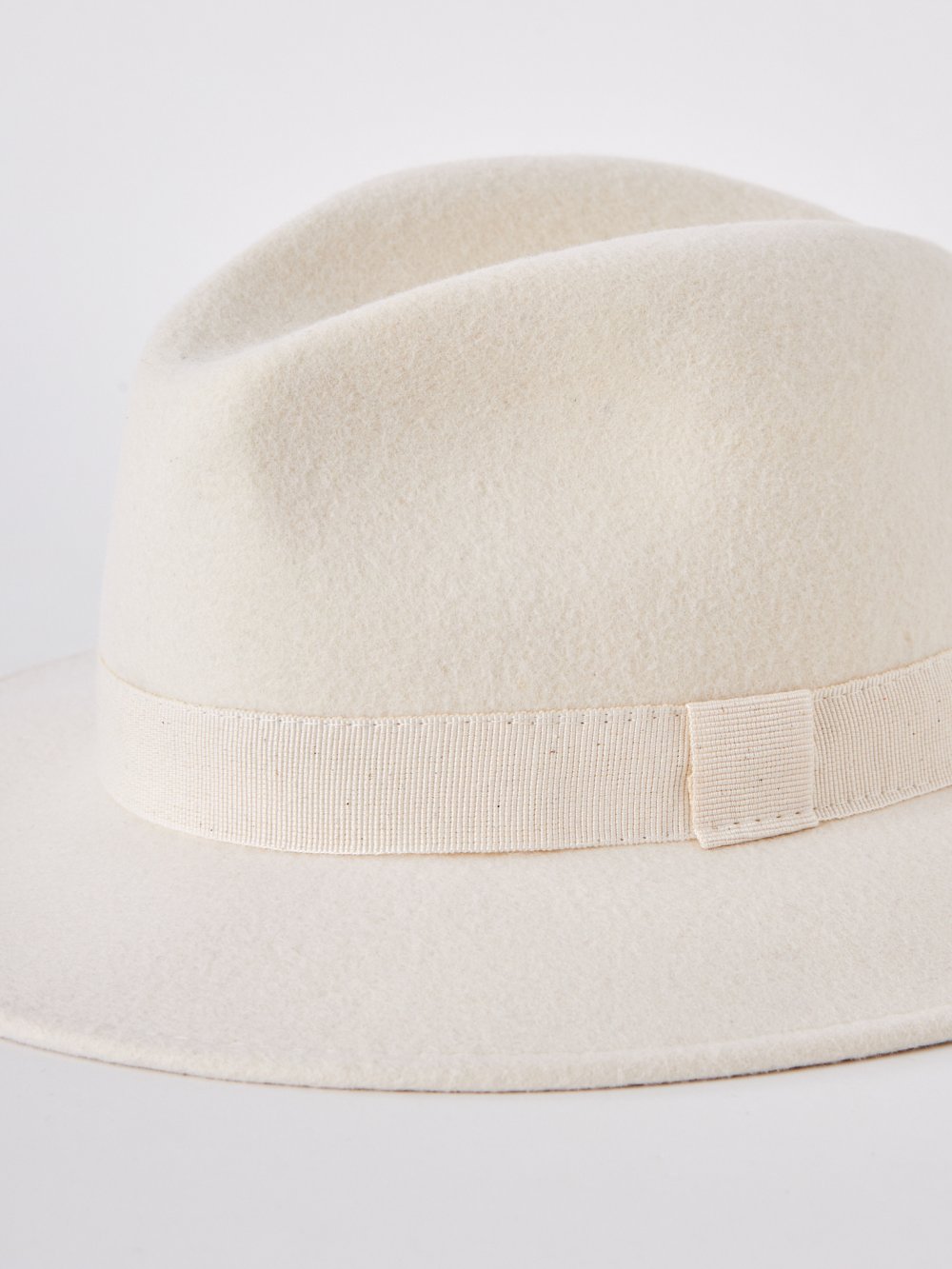 Bílý klobouk Colin
