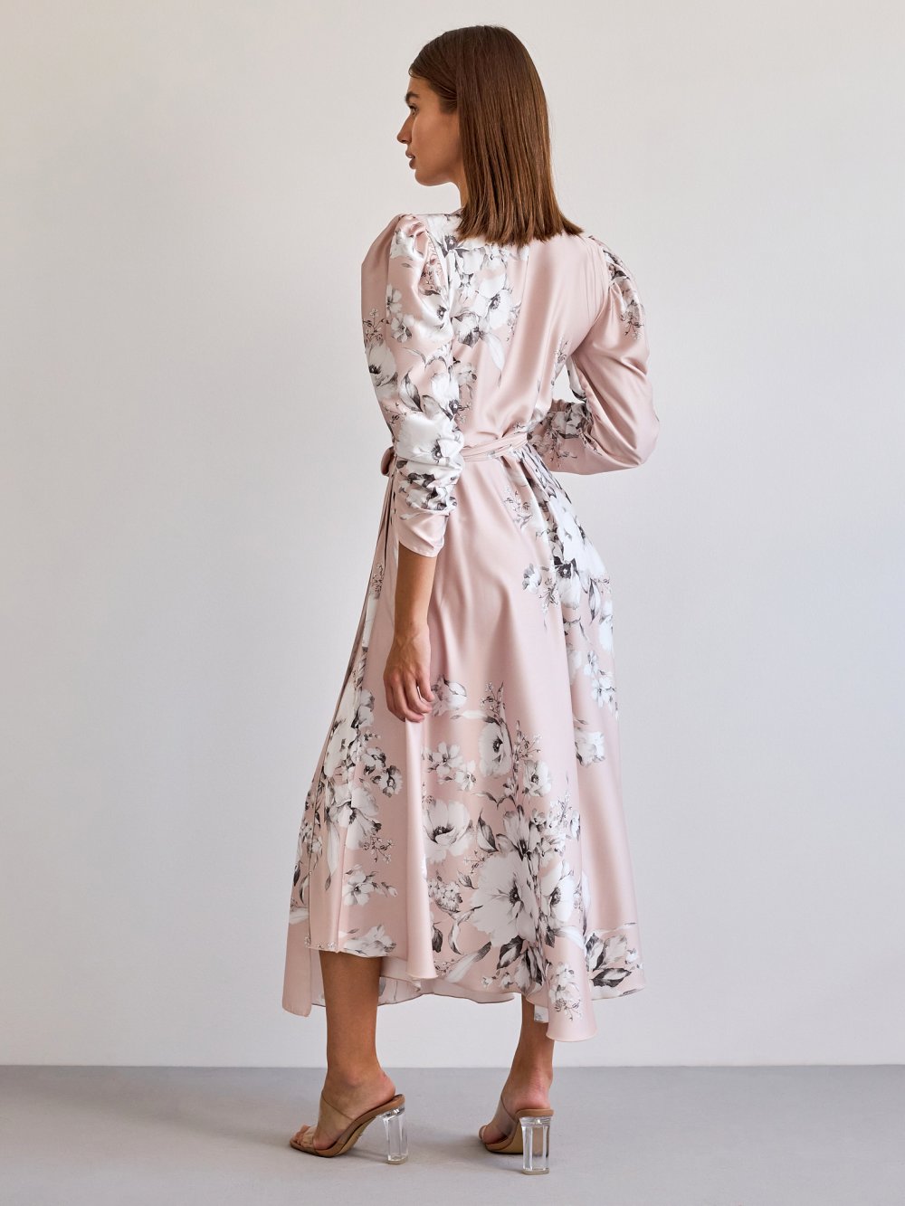 Bledoružové kvetované šaty Rosalie