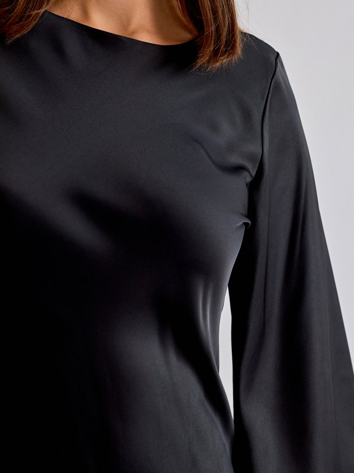 Černé saténové šaty Bais