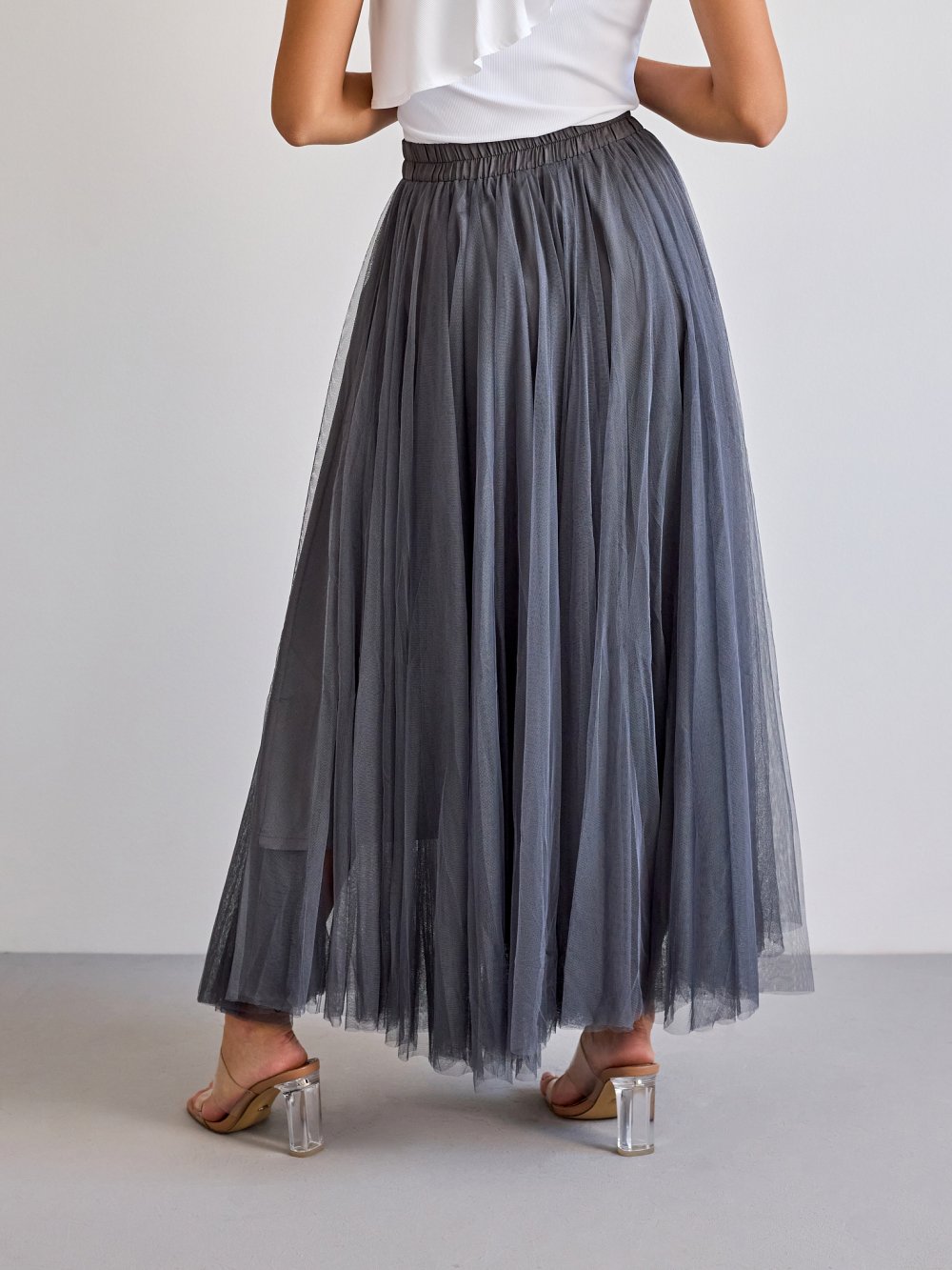Tmavosivá tylová sukňa Lia