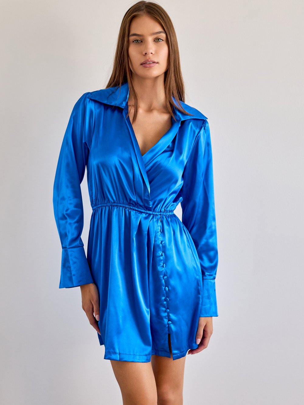 Modré saténové šaty Saria