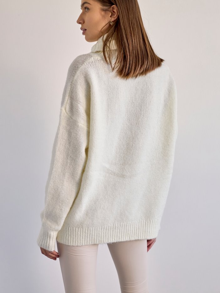 Biely pletený sveter Bery