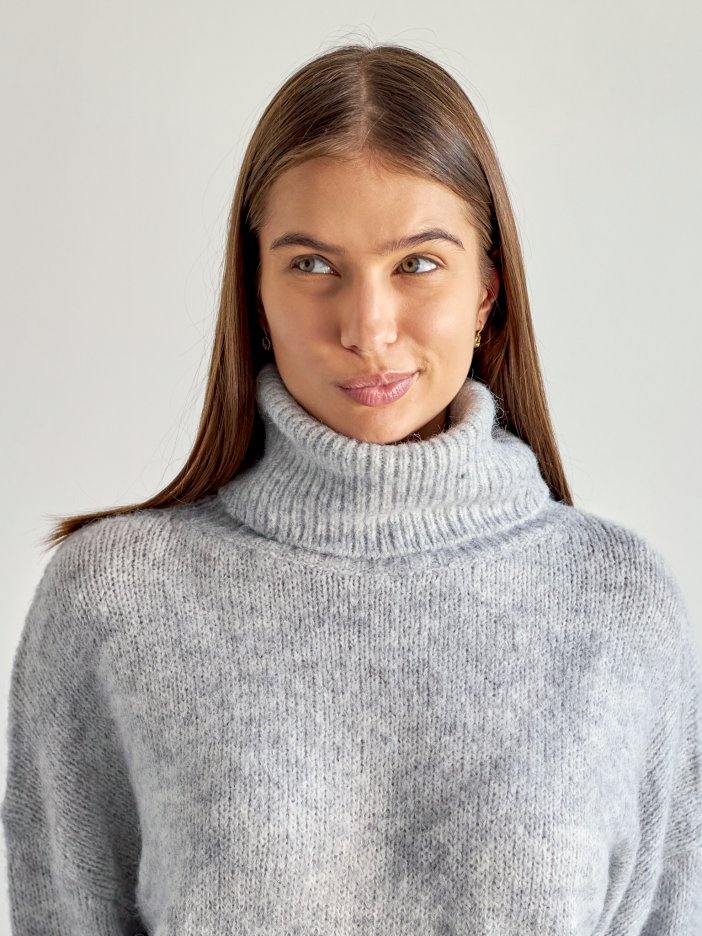 Sivý pletený sveter Bery