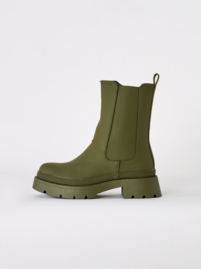 Green boots Callen