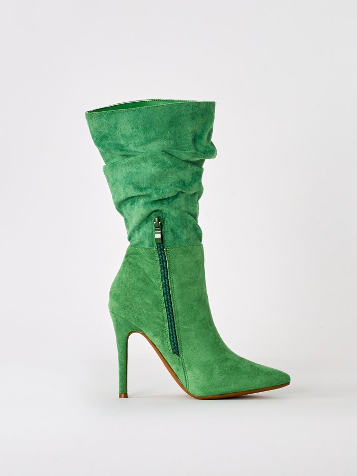 Green boots Suzie