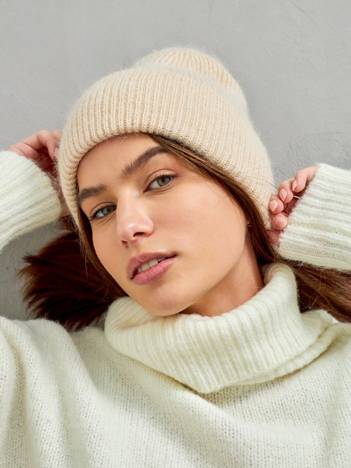 Béžová pletená zimní čepice Kertie