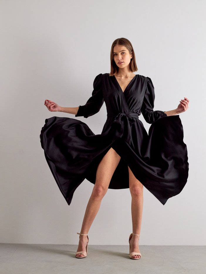 Čierne saténové šaty Ava