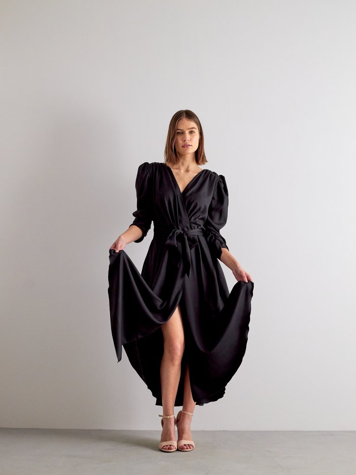 Černé saténové šaty Ava