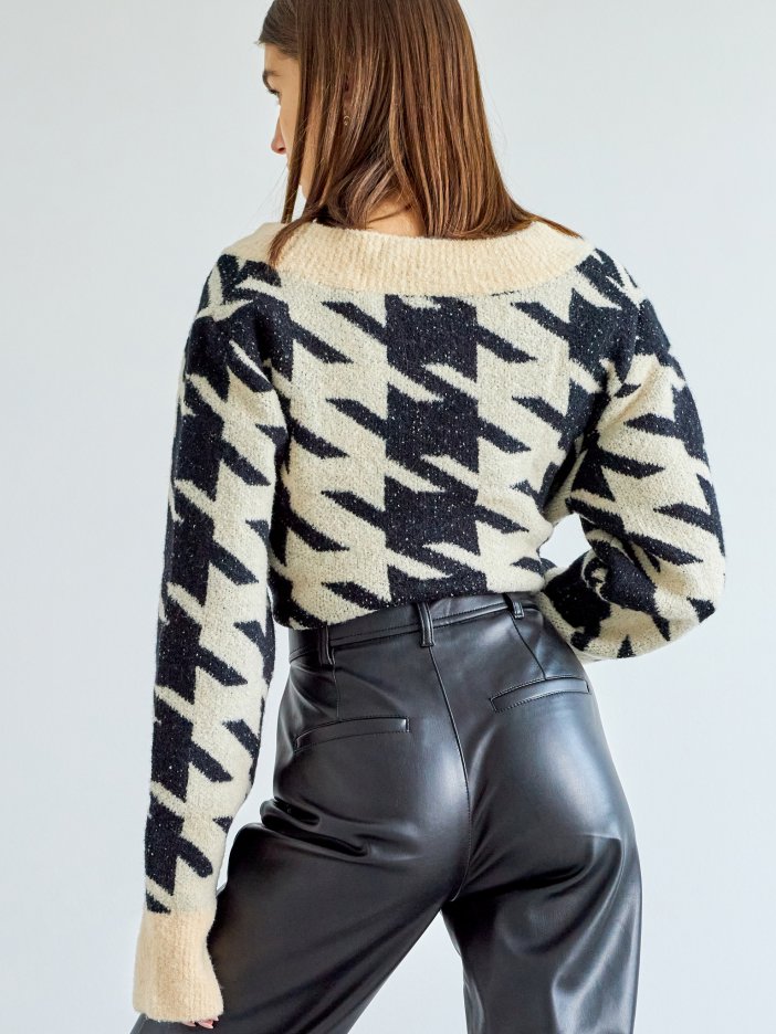 Čierno-béžový pletený sveter Yaell