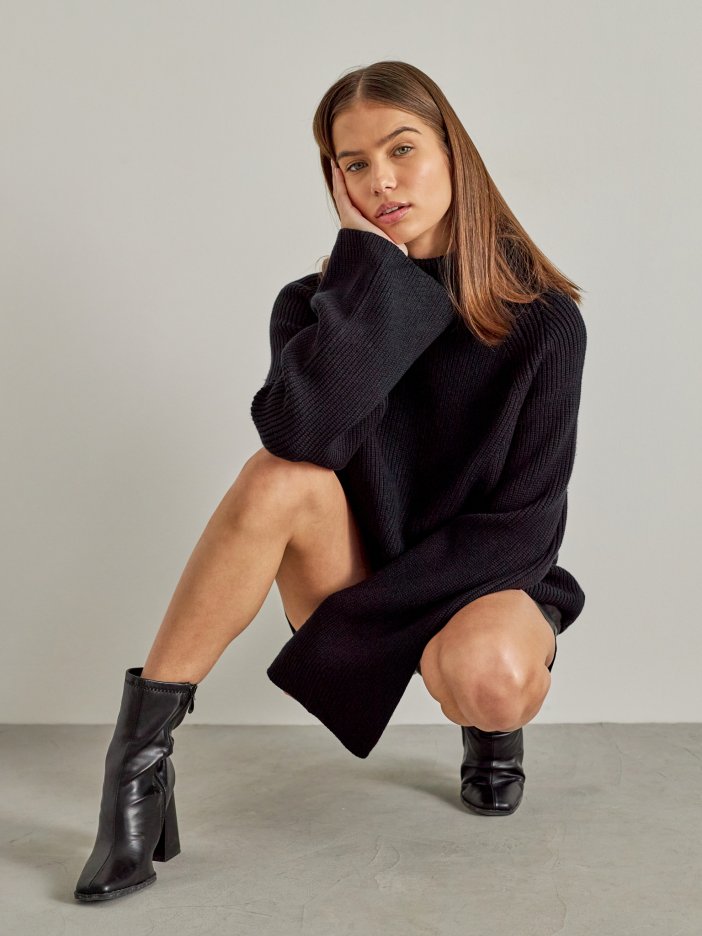Čierny pletený sveter Lina