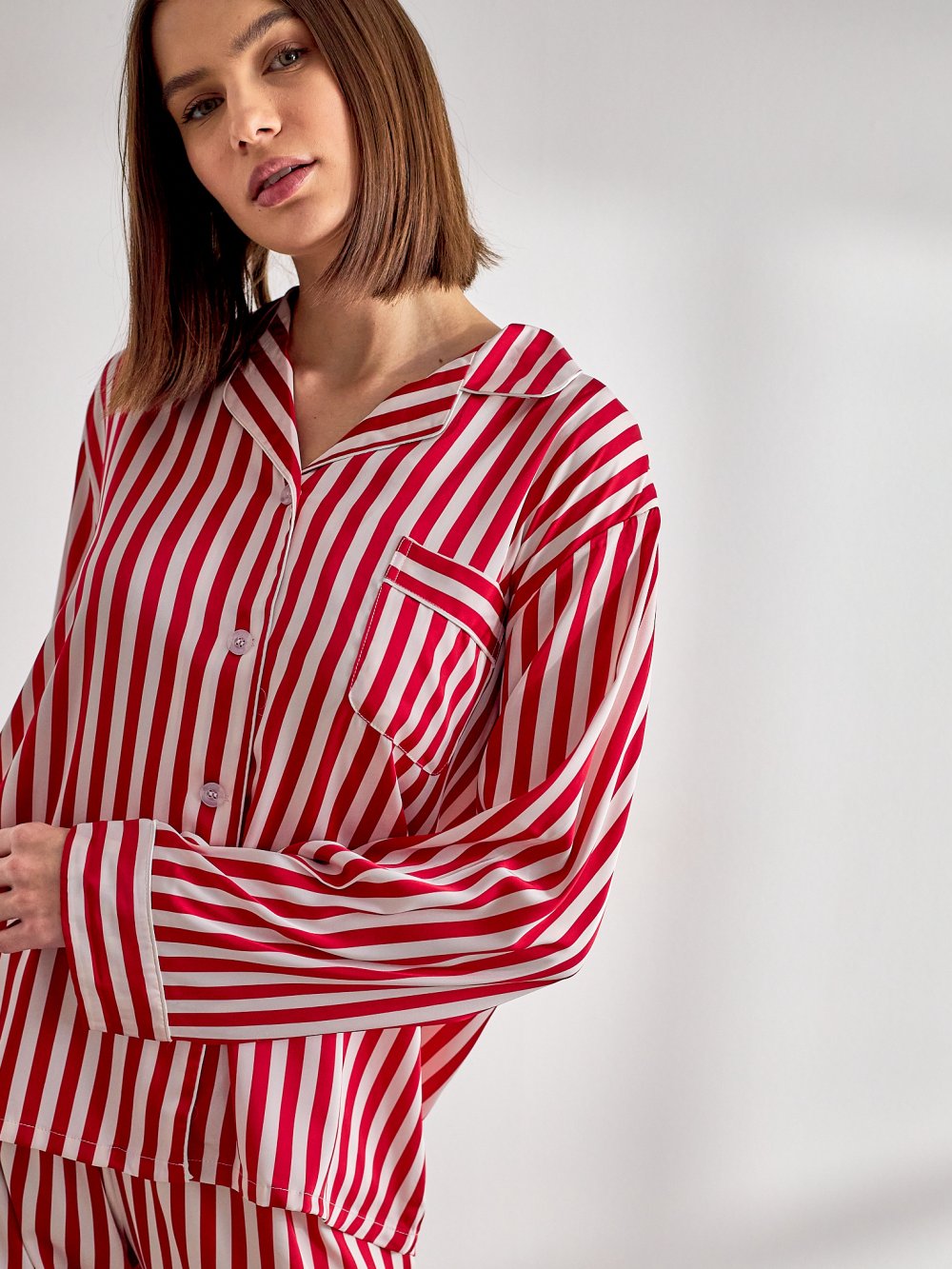 Červeno-biele pásikavé saténové pyžamo Lilly