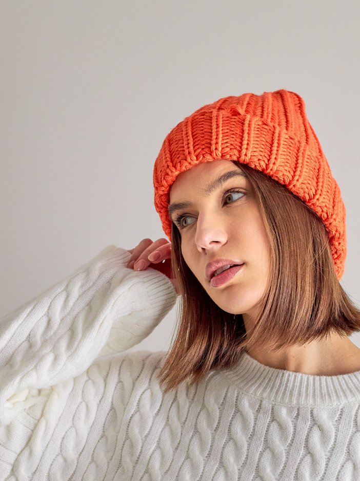 Oranžová pletená zimní čepice Kitt