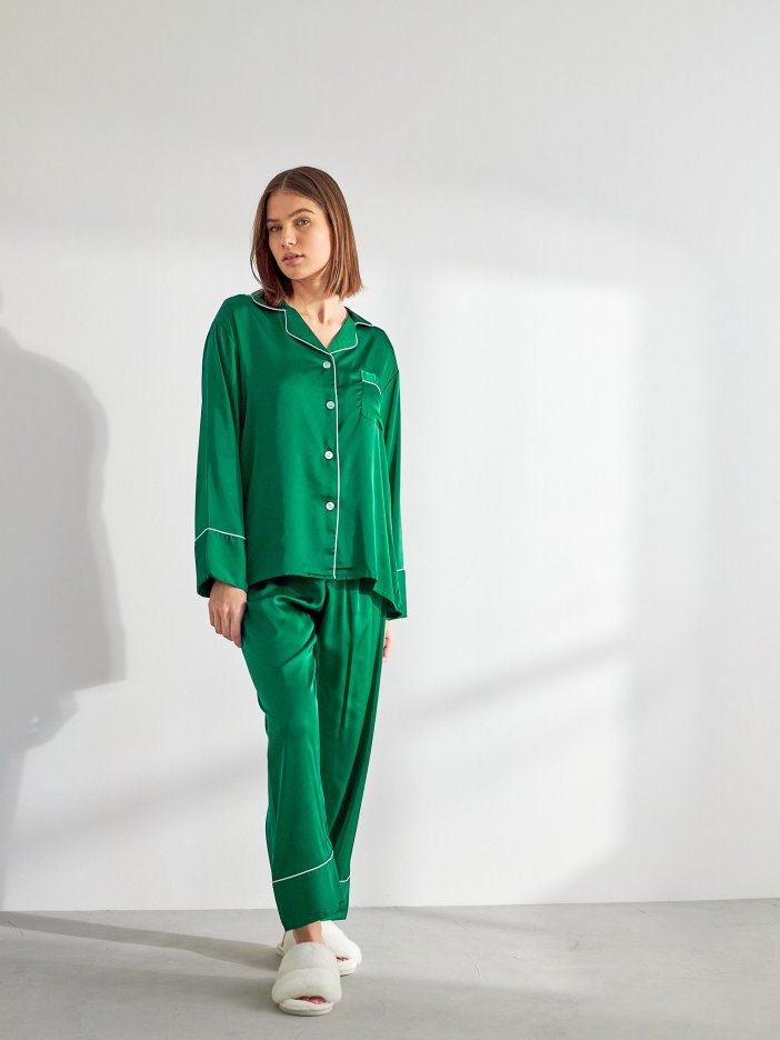 Green satin pyjama set Dream
