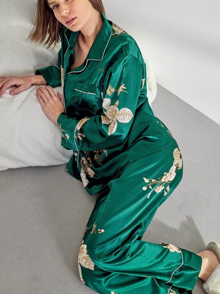 Green satin pyjama set Luxy