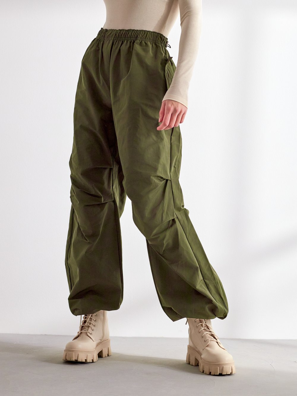Zelené kapsáčové nohavice Zua