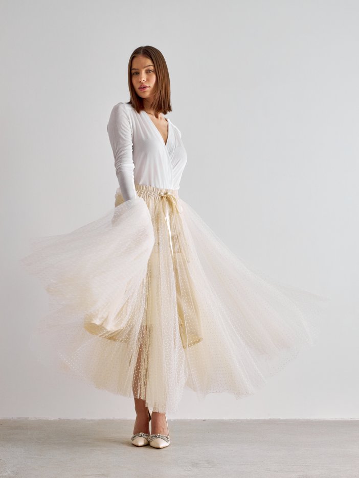 Béžová tylová sukňa s bielymi bodkami Aria