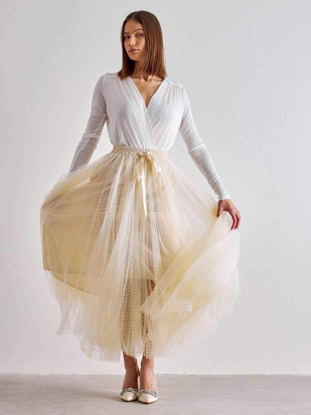 Béžová tylová sukně s bílými tečkami Aria