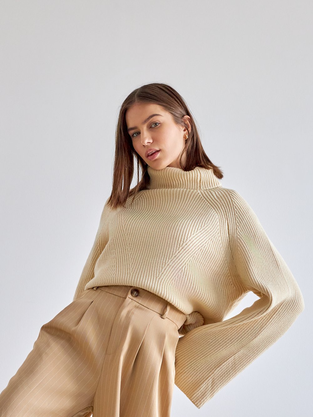 Béžový pletený sveter Lina